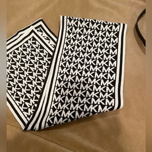 Micheal Kors Black and White Scarf